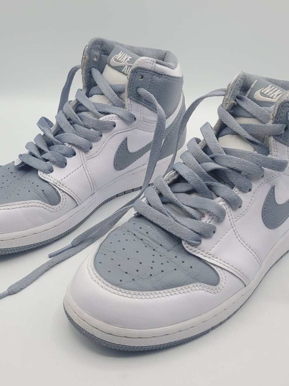 Nike Air Jordan 1 Retro High OG Shoes Youth Size 5.5Y Gray Stealth 575441-037